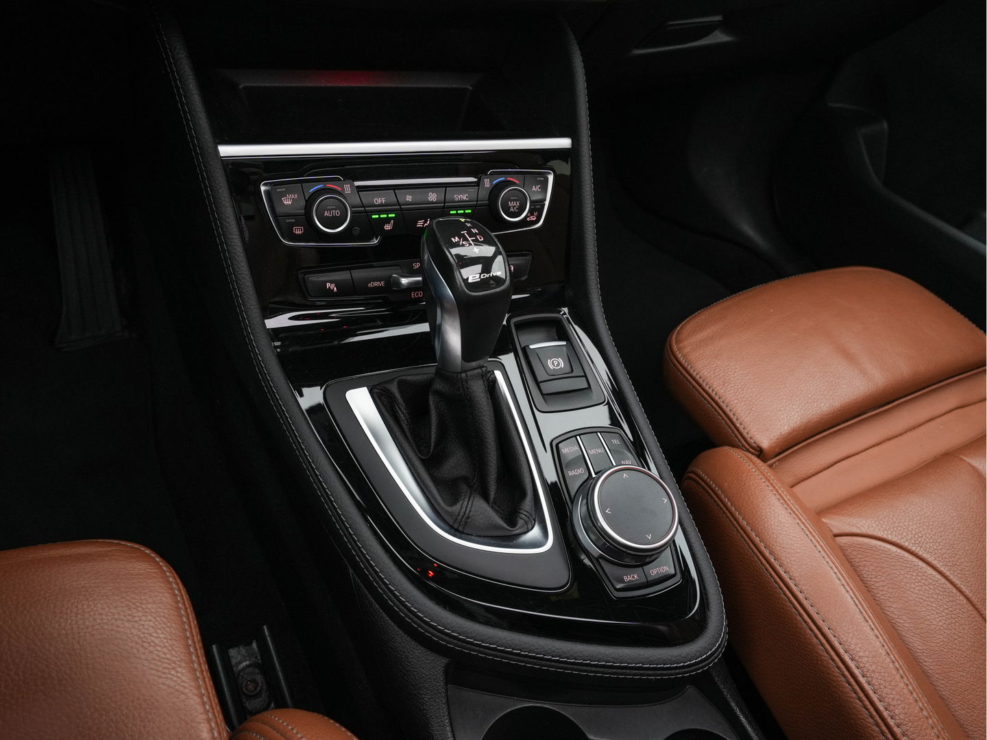 BMW 2 Serie Active Tourer 225xe iPerformance Centennial High Executive Aut. *PANO | HEAD-UP | FULL-LEATHER | FULL-LED | HARMAN/KARDON | KEYLESS | NAVI-FULLMAP | ECC | PDC | CRUISE | 18''ALU*