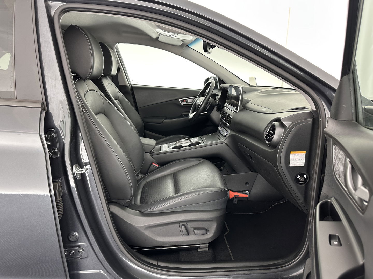 Hyundai KONA EV Premium 64 kWh [ 3-Fase ] (INCL-BTW) *FULL-LEATHER | KRELL-AUDIO | HEAD-UP | FULL-LED | NAVI-FULLMAP | DAB | ADAPT.CRUISE | KEYLESS | CAMERA | BLIND-SPOT | LANE-ASSIST | DIGI-COCKPIT | COMFORT-SEATS | 17''ALU*