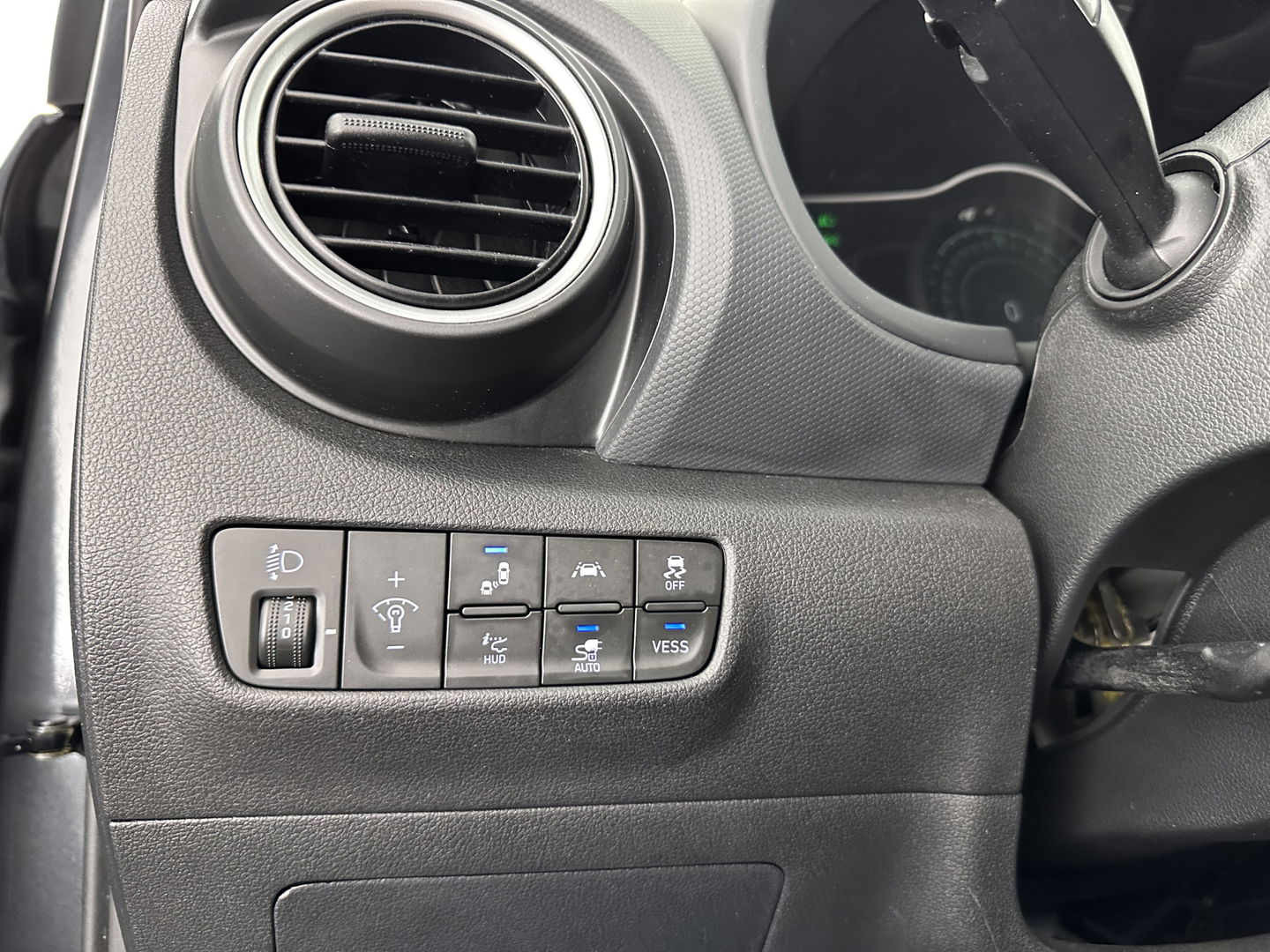 Hyundai KONA EV Premium 64 kWh [ 3-Fase ] (INCL-BTW) *FULL-LEATHER | KRELL-AUDIO | HEAD-UP | FULL-LED | NAVI-FULLMAP | DAB | ADAPT.CRUISE | KEYLESS | CAMERA | BLIND-SPOT | LANE-ASSIST | DIGI-COCKPIT | COMFORT-SEATS | 17''ALU*