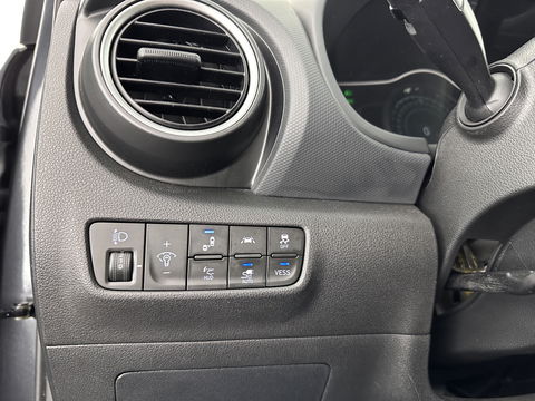 Hyundai KONA EV Premium 64 kWh [ 3-Fase ] (INCL-BTW) *FULL-LEATHER | KRELL-AUDIO | HEAD-UP | FULL-LED | NAVI-FULLMAP | DAB | ADAPT.CRUISE | KEYLESS | CAMERA | BLIND-SPOT | LANE-ASSIST | DIGI-COCKPIT | COMFORT-SEATS | 17''ALU*