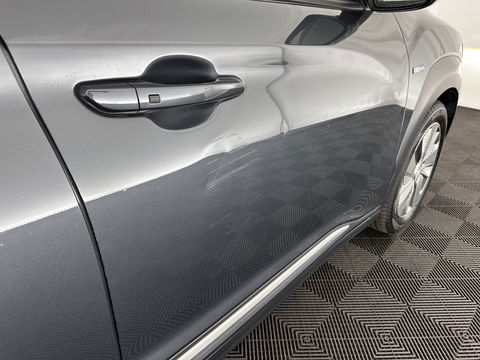 Hyundai KONA EV Premium 64 kWh [ 3-Fase ] (INCL-BTW) *FULL-LEATHER | KRELL-AUDIO | HEAD-UP | FULL-LED | NAVI-FULLMAP | DAB | ADAPT.CRUISE | KEYLESS | CAMERA | BLIND-SPOT | LANE-ASSIST | DIGI-COCKPIT | COMFORT-SEATS | 17''ALU*