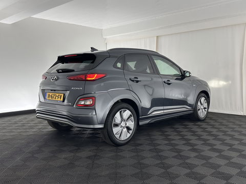 Hyundai KONA EV Premium 64 kWh [ 3-Fase ] (INCL-BTW) *FULL-LEATHER | KRELL-AUDIO | HEAD-UP | FULL-LED | NAVI-FULLMAP | DAB | ADAPT.CRUISE | KEYLESS | CAMERA | BLIND-SPOT | LANE-ASSIST | DIGI-COCKPIT | COMFORT-SEATS | 17''ALU*
