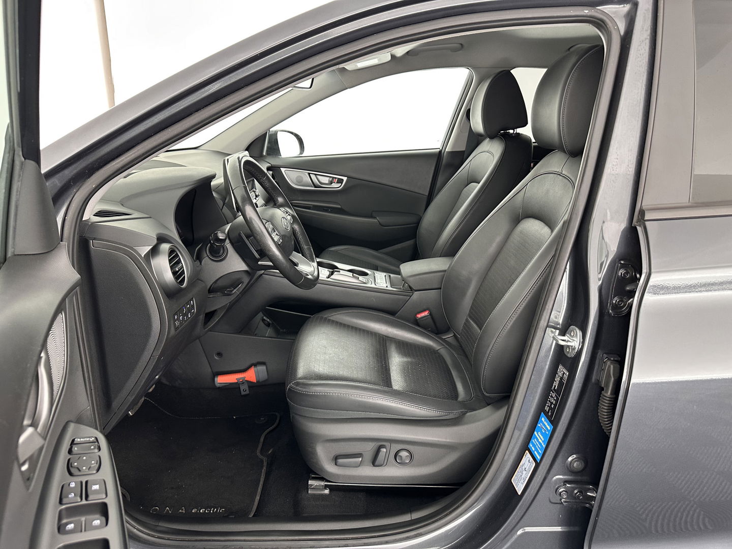 Hyundai KONA EV Premium 64 kWh [ 3-Fase ] (INCL-BTW) *FULL-LEATHER | KRELL-AUDIO | HEAD-UP | FULL-LED | NAVI-FULLMAP | DAB | ADAPT.CRUISE | KEYLESS | CAMERA | BLIND-SPOT | LANE-ASSIST | DIGI-COCKPIT | COMFORT-SEATS | 17''ALU*