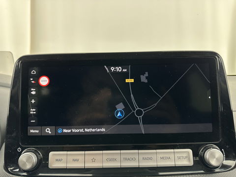 Hyundai KONA EV Premium 64 kWh [ 3-Fase ] (INCL-BTW) *FULL-LEATHER | KRELL-AUDIO | HEAD-UP | FULL-LED | NAVI-FULLMAP | DAB | ADAPT.CRUISE | KEYLESS | CAMERA | BLIND-SPOT | LANE-ASSIST | DIGI-COCKPIT | COMFORT-SEATS | 17''ALU*
