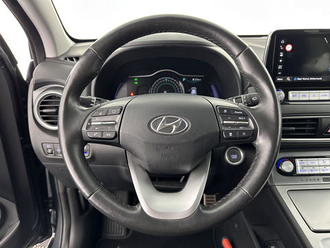 Hyundai KONA EV Premium 64 kWh [ 3-Fase ] (INCL-BTW) *FULL-LEATHER | KRELL-AUDIO | HEAD-UP | FULL-LED | NAVI-FULLMAP | DAB | ADAPT.CRUISE | KEYLESS | CAMERA | BLIND-SPOT | LANE-ASSIST | DIGI-COCKPIT | COMFORT-SEATS | 17''ALU*