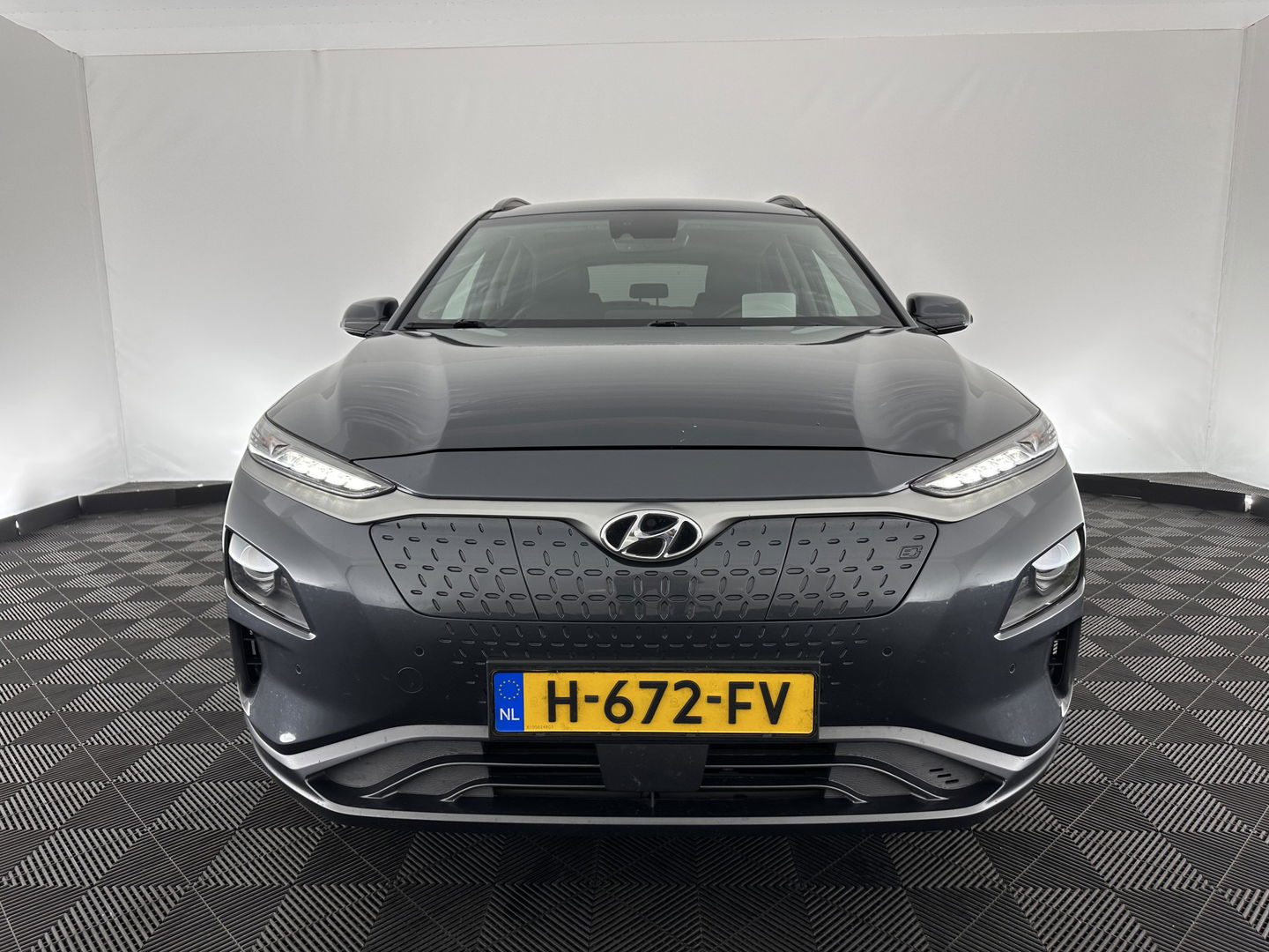 Hyundai KONA EV Premium 64 kWh [ 3-Fase ] (INCL-BTW) *FULL-LEATHER | KRELL-AUDIO | HEAD-UP | FULL-LED | NAVI-FULLMAP | DAB | ADAPT.CRUISE | KEYLESS | CAMERA | BLIND-SPOT | LANE-ASSIST | DIGI-COCKPIT | COMFORT-SEATS | 17''ALU*