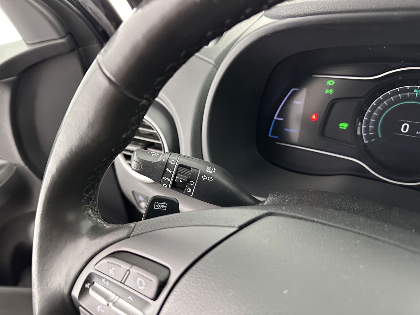 Hyundai KONA EV Premium 64 kWh [ 3-Fase ] (INCL-BTW) *FULL-LEATHER | KRELL-AUDIO | HEAD-UP | FULL-LED | NAVI-FULLMAP | DAB | ADAPT.CRUISE | KEYLESS | CAMERA | BLIND-SPOT | LANE-ASSIST | DIGI-COCKPIT | COMFORT-SEATS | 17''ALU*