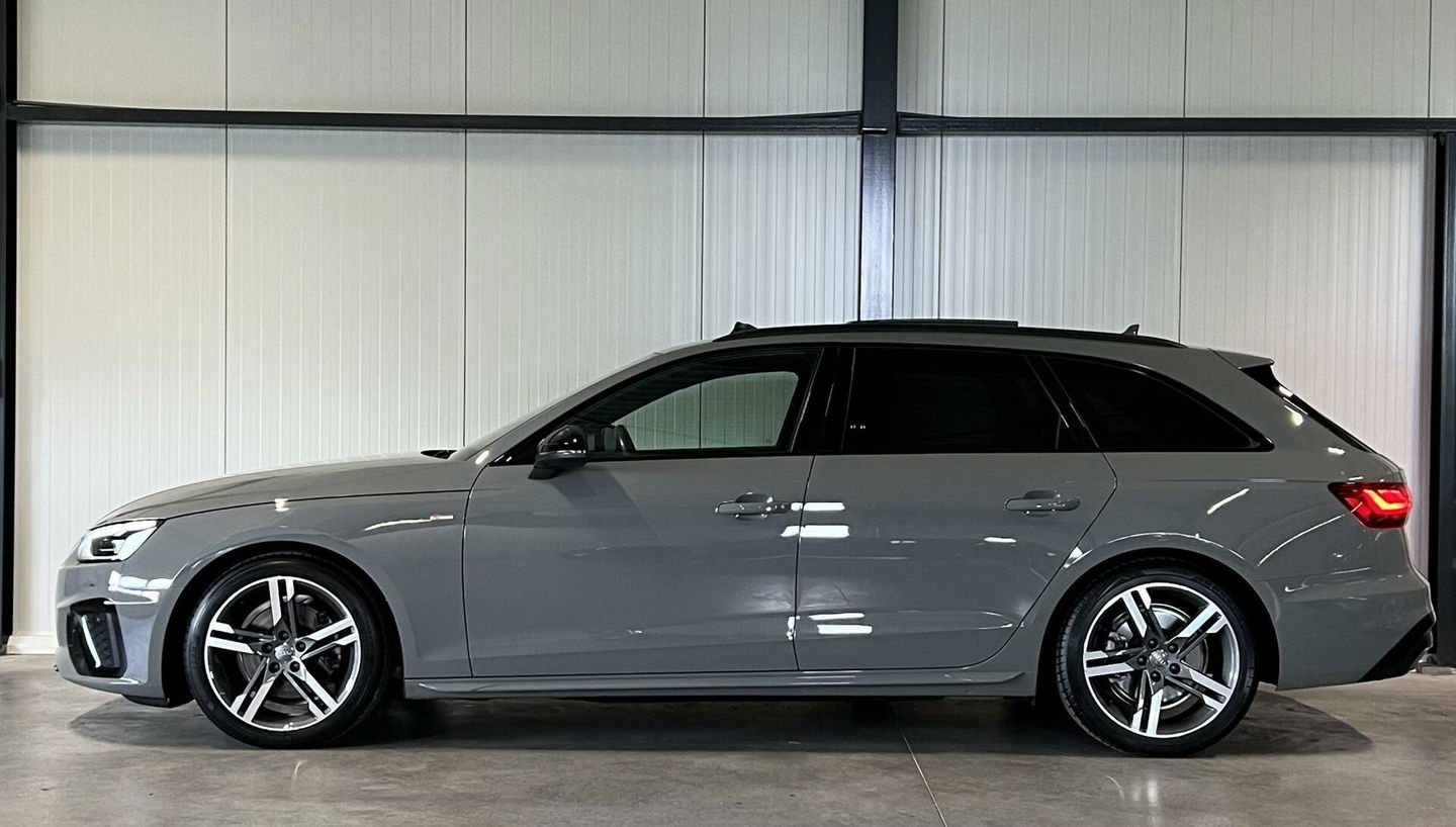 Audi A4 Avant 40 TFSI 3x S-line Pano Virtual Trekhaak Black