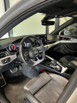 Audi A4 Avant 40 TFSI 3x S-line Pano Virtual Trekhaak Black