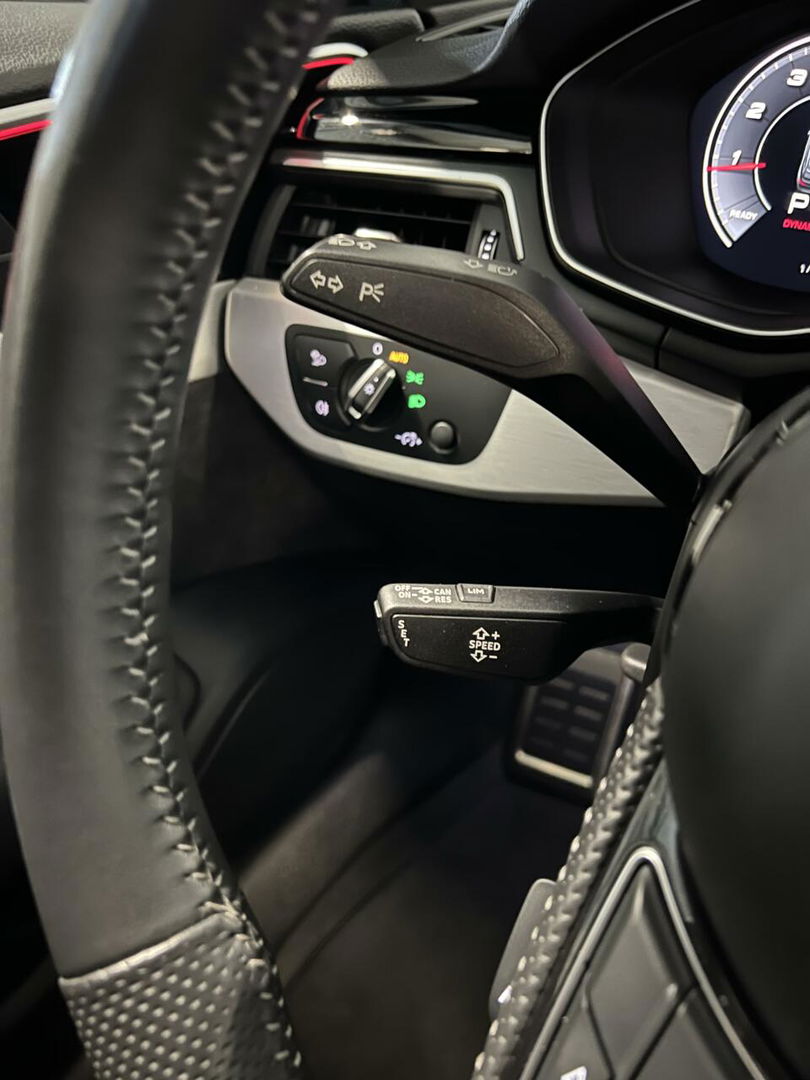 Audi A4 Avant 40 TFSI 3x S-line Pano Virtual Trekhaak Black