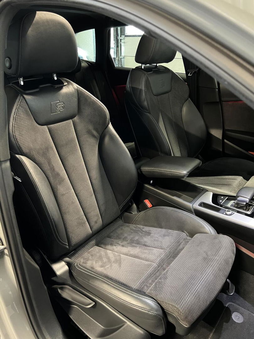 Audi A4 Avant 40 TFSI 3x S-line Pano Virtual Trekhaak Black