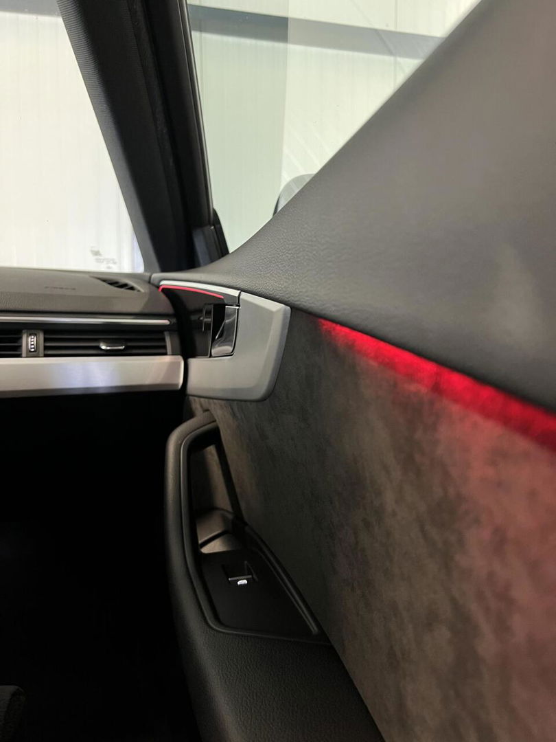 Audi A4 Avant 40 TFSI 3x S-line Pano Virtual Trekhaak Black