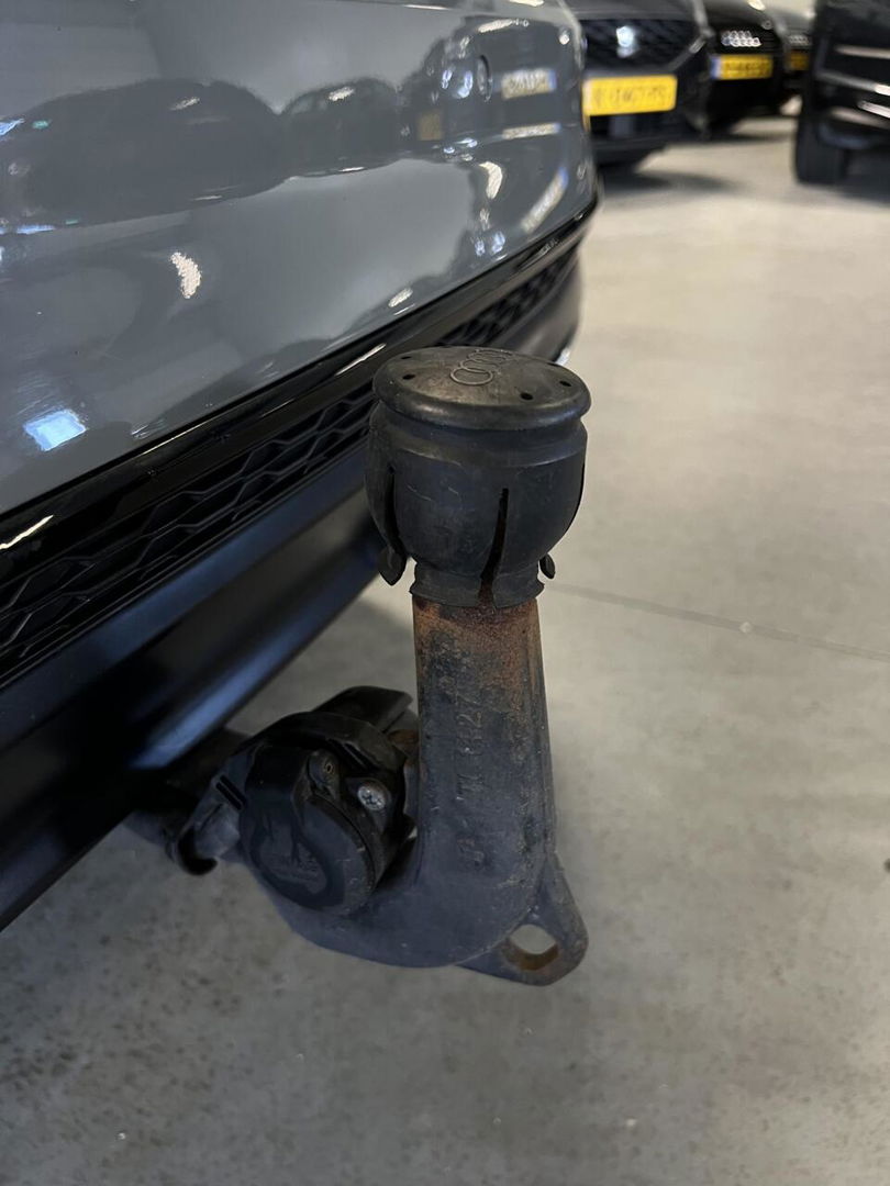 Audi A4 Avant 40 TFSI 3x S-line Pano Virtual Trekhaak Black