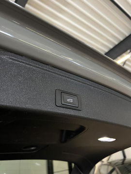 Audi A4 Avant 40 TFSI 3x S-line Pano Virtual Trekhaak Black