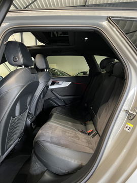 Audi A4 Avant 40 TFSI 3x S-line Pano Virtual Trekhaak Black