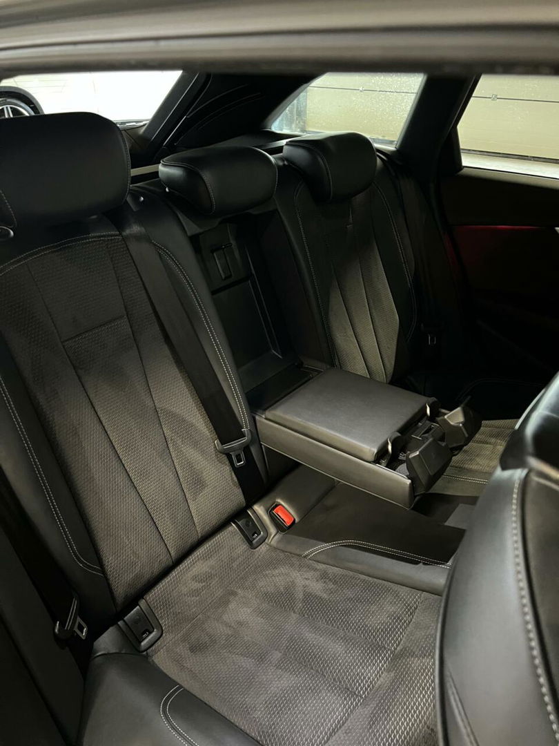 Audi A4 Avant 40 TFSI 3x S-line Pano Virtual Trekhaak Black