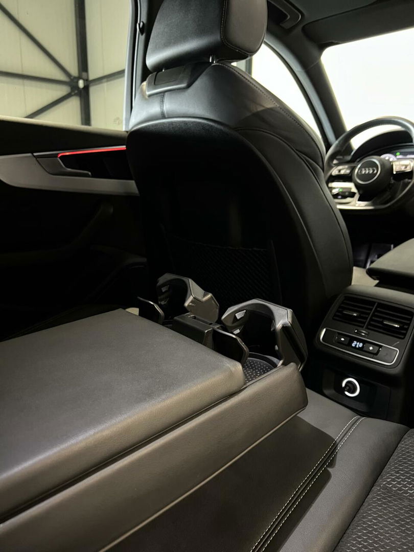 Audi A4 Avant 40 TFSI 3x S-line Pano Virtual Trekhaak Black