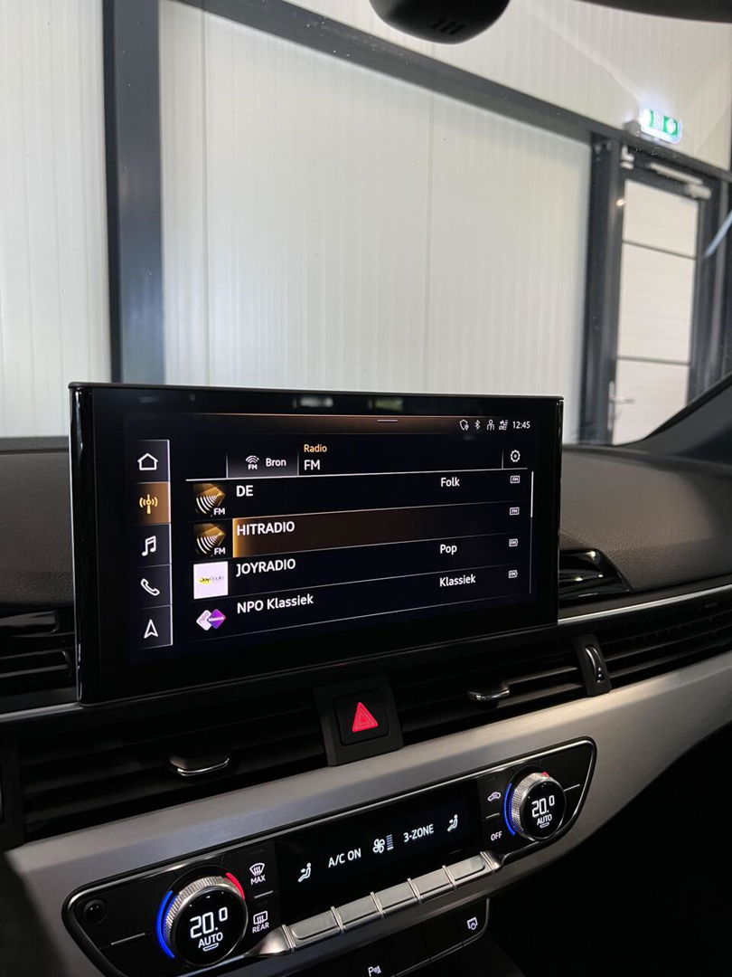 Audi A4 Avant 40 TFSI 3x S-line Pano Virtual Trekhaak Black