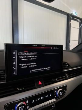 Audi A4 Avant 40 TFSI 3x S-line Pano Virtual Trekhaak Black