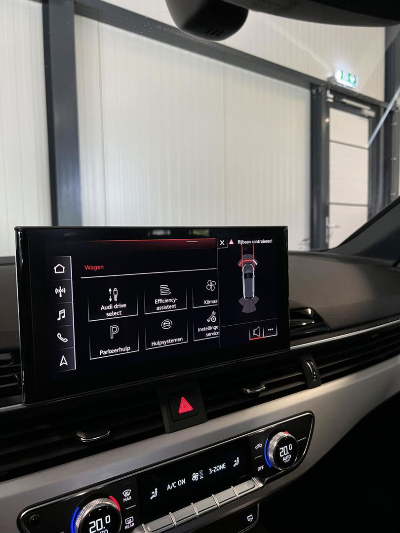 Audi A4 Avant 40 TFSI 3x S-line Pano Virtual Trekhaak Black