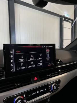 Audi A4 Avant 40 TFSI 3x S-line Pano Virtual Trekhaak Black