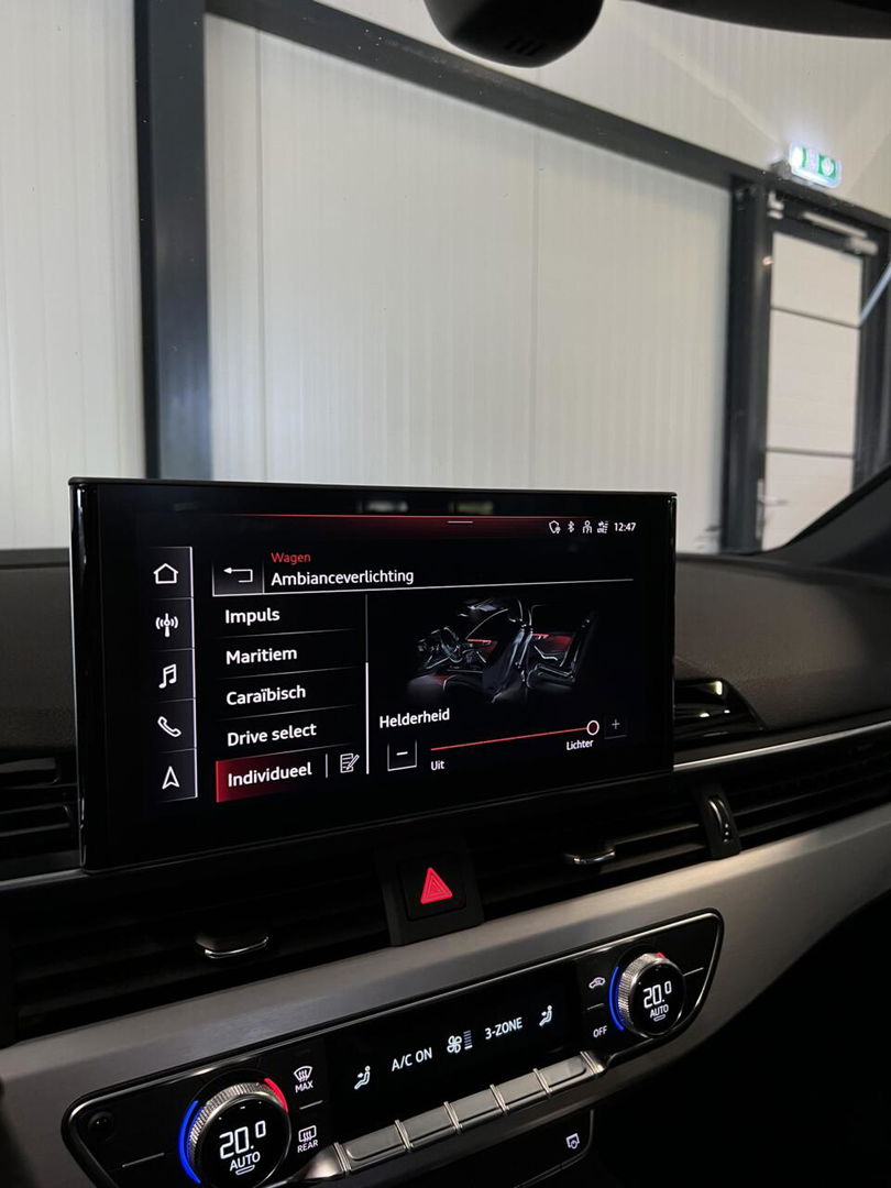 Audi A4 Avant 40 TFSI 3x S-line Pano Virtual Trekhaak Black
