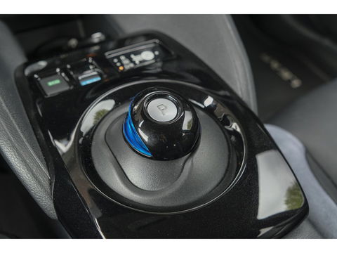 Nissan Leaf Tekna 150pk 40 kWh Leder 360 camera Bose audio MARGE Carplay Stoelverwarming voor+achter DAB