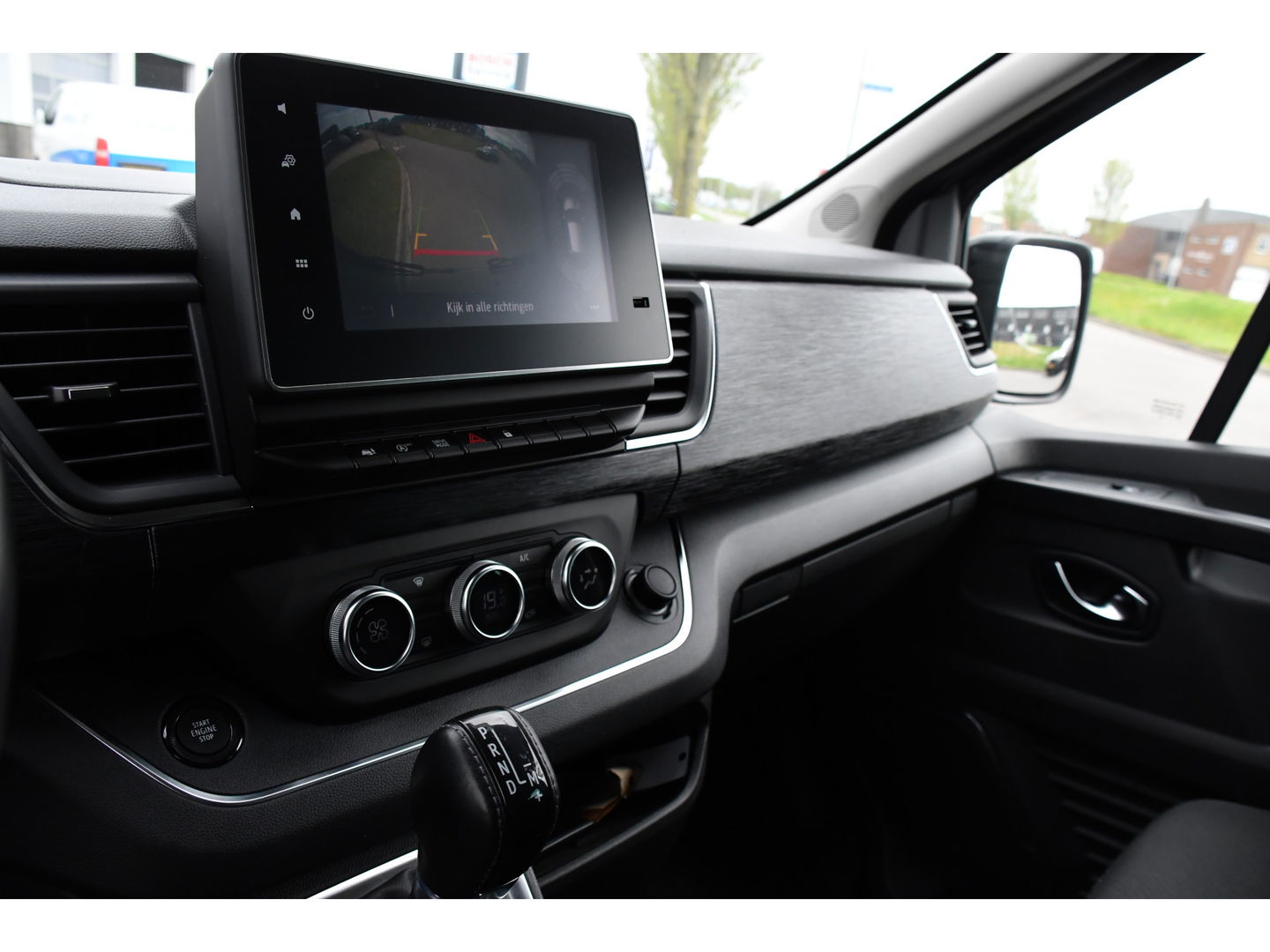 Renault Trafic 2.0 dCi 170 T29 L2H1 DC Luxe Black Edition Camera, Cruise, Carplay, 170PK, 2 x Schuifdeur, LED, Stoelverwarming, Clima, Keyless, Uniek!