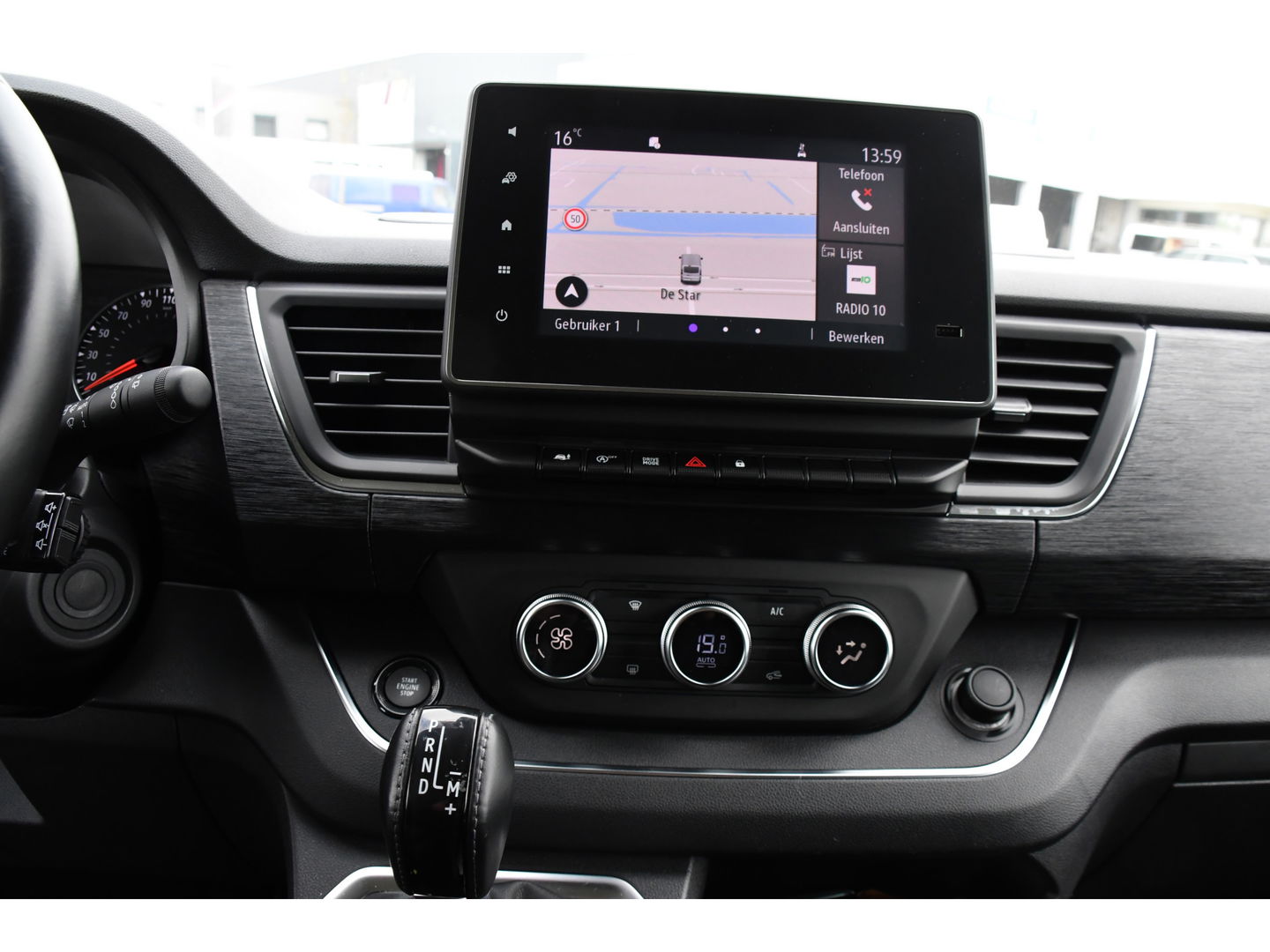 Renault Trafic 2.0 dCi 170 T29 L2H1 DC Luxe Black Edition Camera, Cruise, Carplay, 170PK, 2 x Schuifdeur, LED, Stoelverwarming, Clima, Keyless, Uniek!