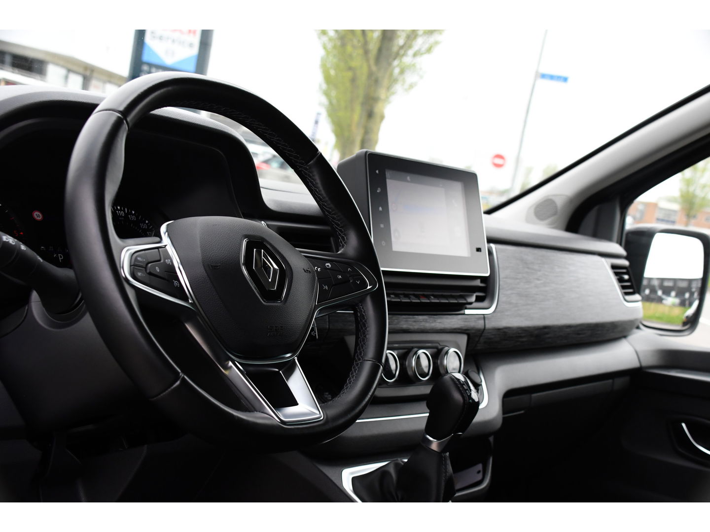 Renault Trafic 2.0 dCi 170 T29 L2H1 DC Luxe Black Edition Camera, Cruise, Carplay, 170PK, 2 x Schuifdeur, LED, Stoelverwarming, Clima, Keyless, Uniek!