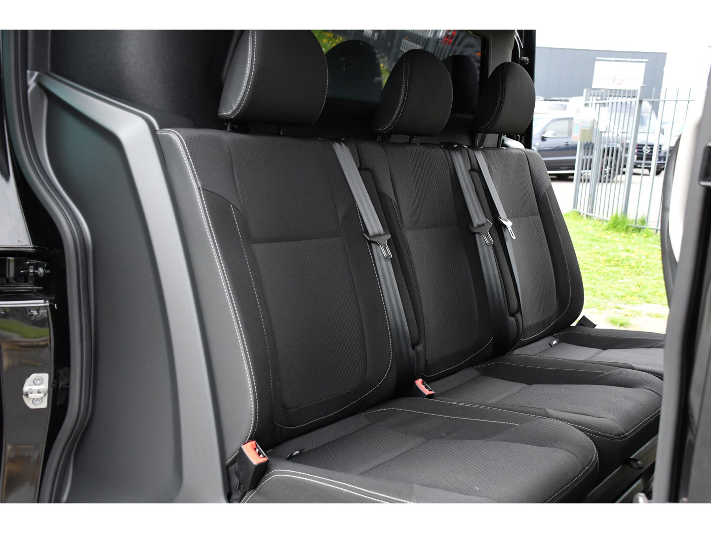 Renault Trafic 2.0 dCi 170 T29 L2H1 DC Luxe Black Edition Camera, Cruise, Carplay, 170PK, 2 x Schuifdeur, LED, Stoelverwarming, Clima, Keyless, Uniek!