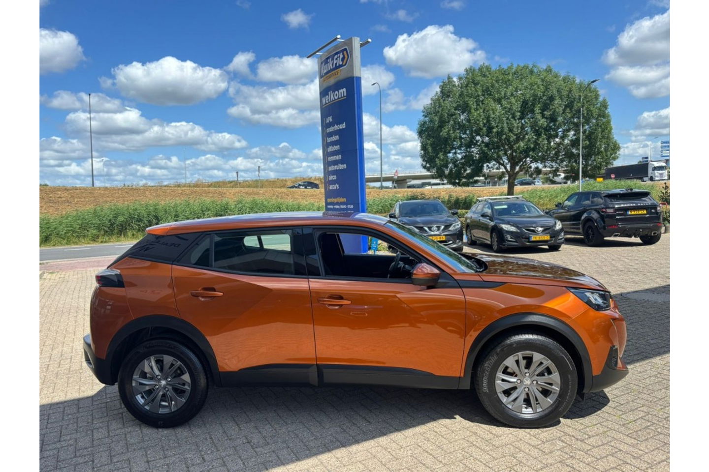 Peugeot 2008 1.2 ACTIVE 130PK AUTOMAAT AIRCO CRUISE NAVI PDC CAMERA.