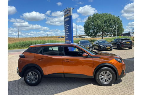Peugeot 2008 1.2 ACTIVE 130PK AUTOMAAT AIRCO CRUISE NAVI PDC CAMERA.