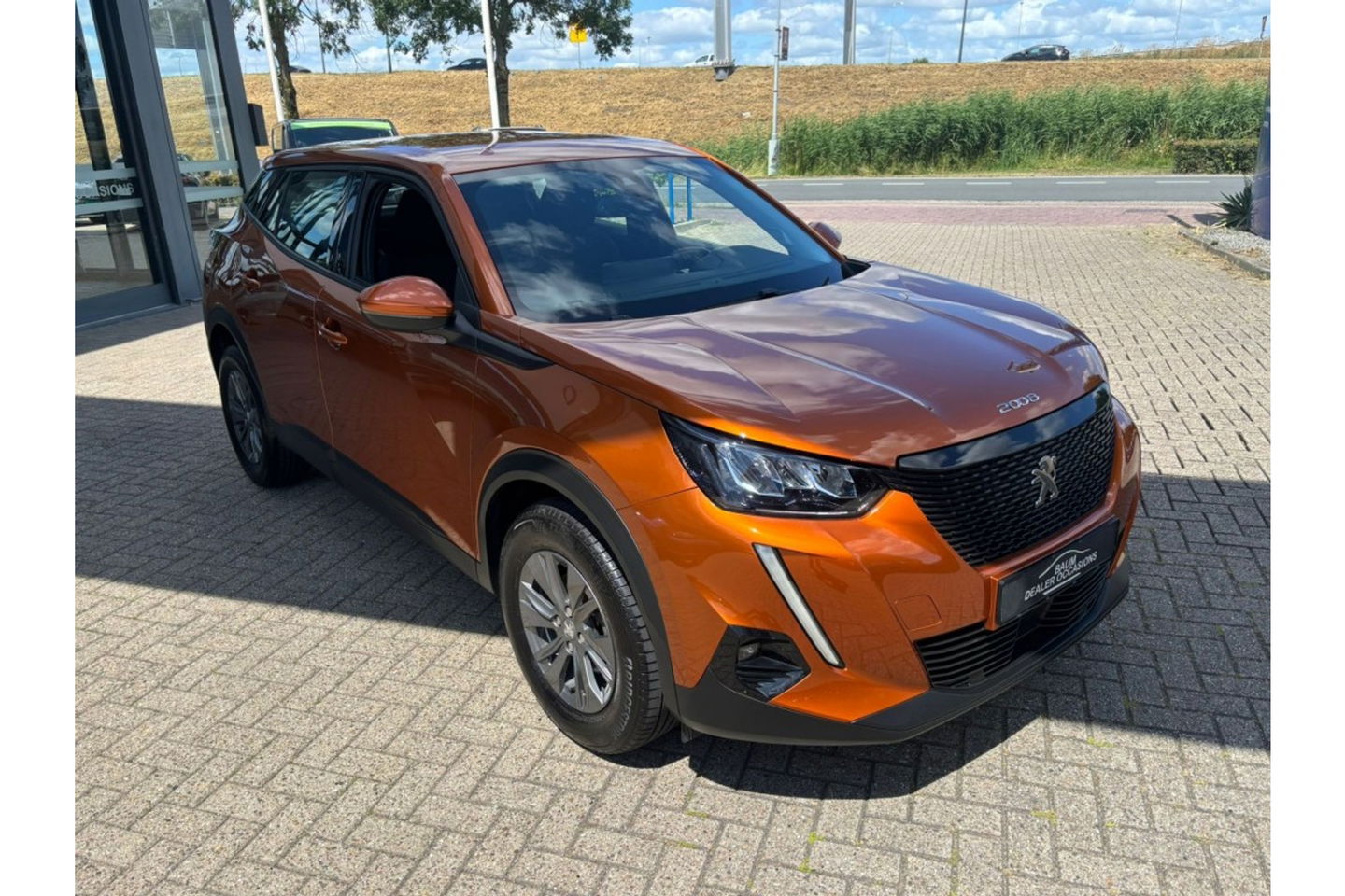 Peugeot 2008 1.2 ACTIVE 130PK AUTOMAAT AIRCO CRUISE NAVI PDC CAMERA.