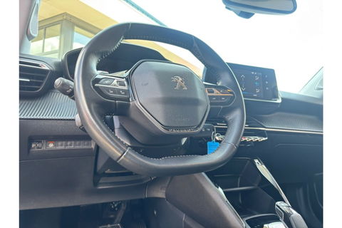 Peugeot 2008 1.2 ACTIVE 130PK AUTOMAAT AIRCO CRUISE NAVI PDC CAMERA.
