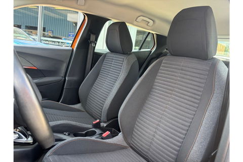 Peugeot 2008 1.2 ACTIVE 130PK AUTOMAAT AIRCO CRUISE NAVI PDC CAMERA.