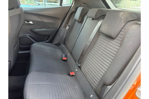 Peugeot 2008 1.2 ACTIVE 130PK AUTOMAAT AIRCO CRUISE NAVI PDC CAMERA.
