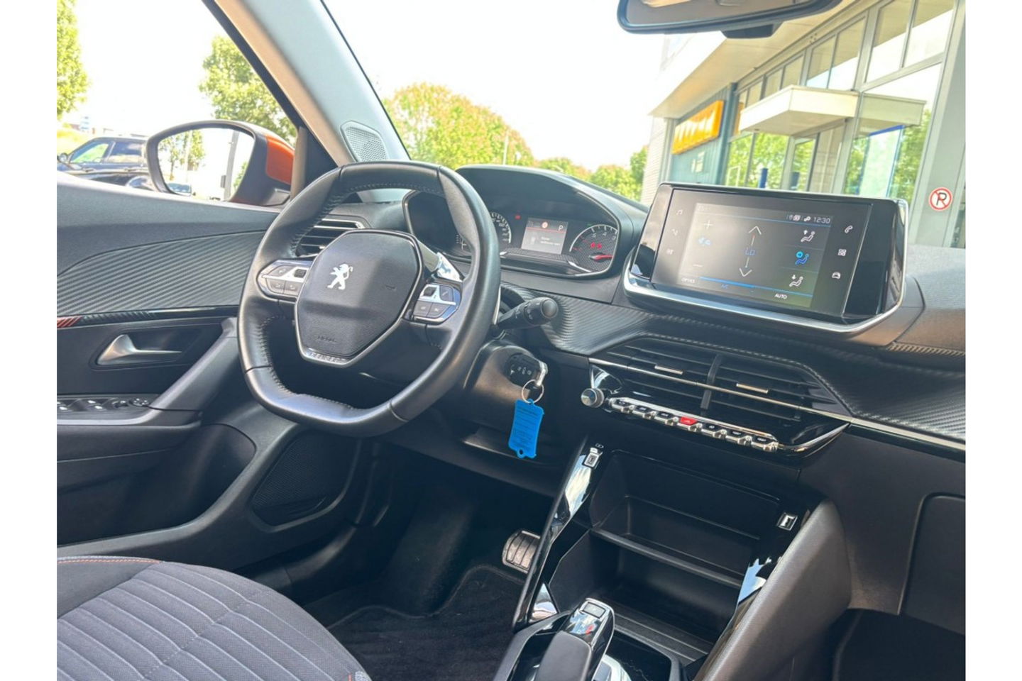 Peugeot 2008 1.2 ACTIVE 130PK AUTOMAAT AIRCO CRUISE NAVI PDC CAMERA.