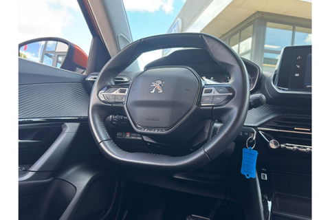 Peugeot 2008 1.2 ACTIVE 130PK AUTOMAAT AIRCO CRUISE NAVI PDC CAMERA.