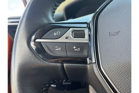 Peugeot 2008 1.2 ACTIVE 130PK AUTOMAAT AIRCO CRUISE NAVI PDC CAMERA.