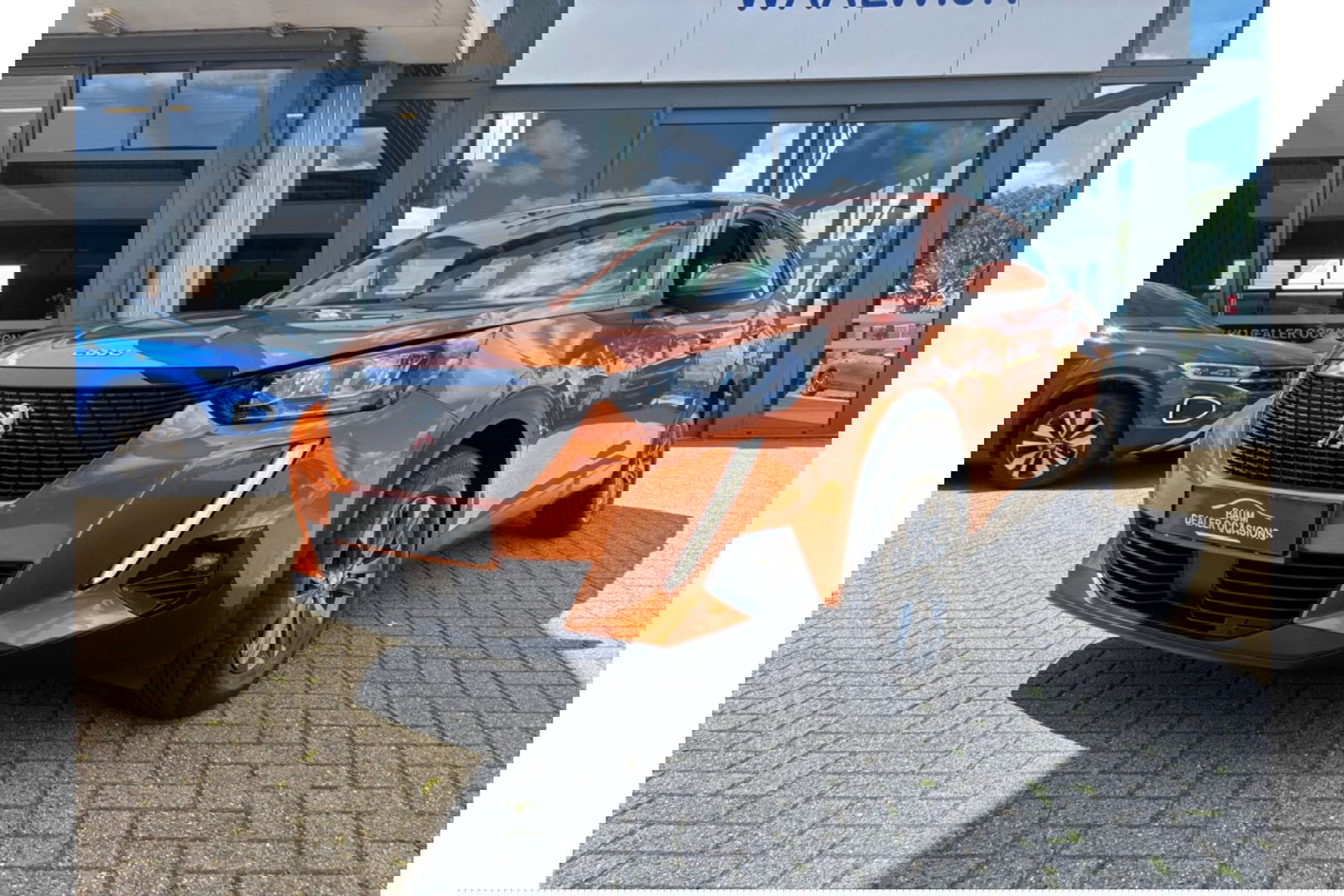 Peugeot 2008 1.2 ACTIVE 130PK AUTOMAAT AIRCO CRUISE NAVI PDC CAMERA.