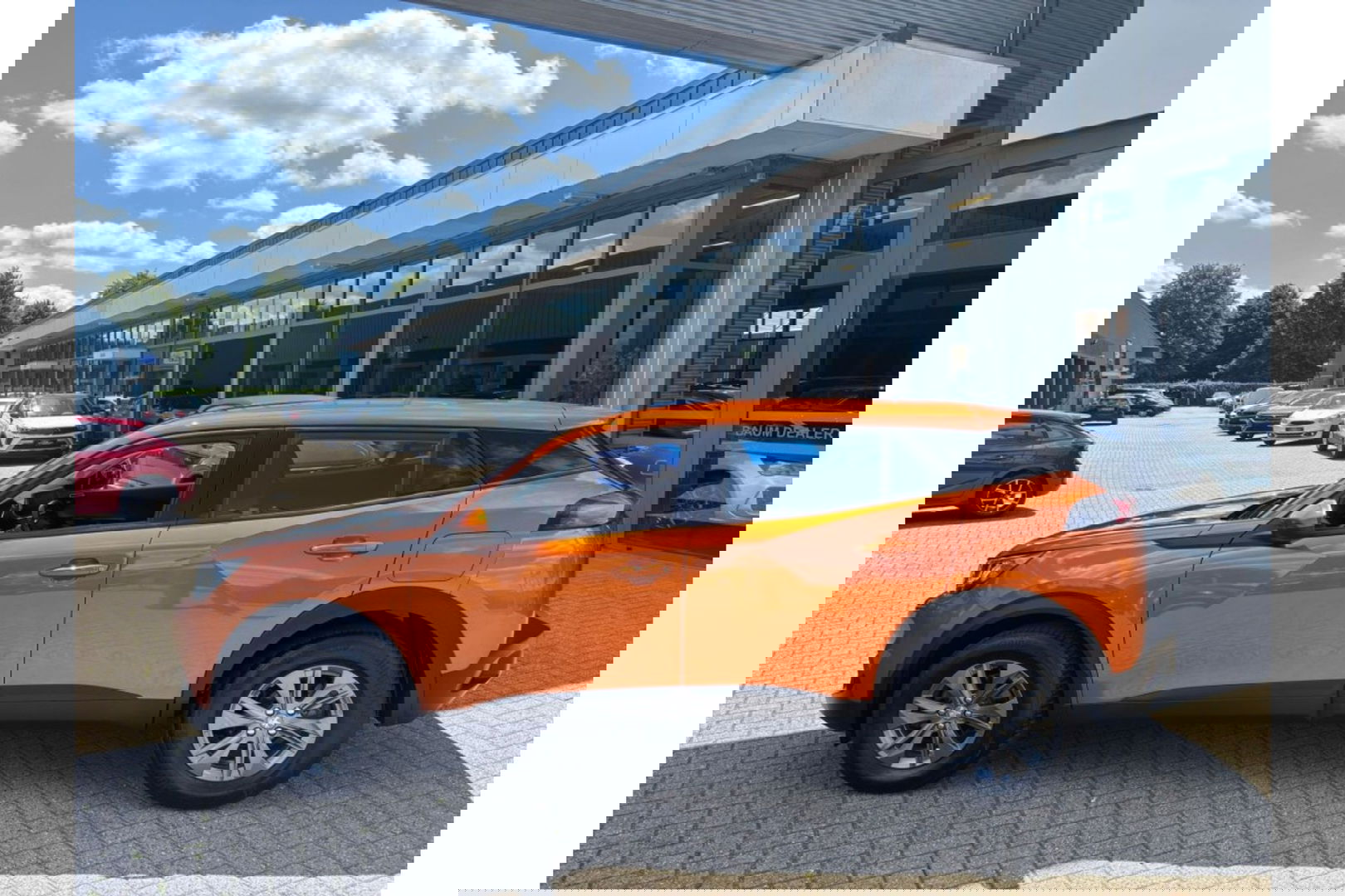 Peugeot 2008 1.2 ACTIVE 130PK AUTOMAAT AIRCO CRUISE NAVI PDC CAMERA.
