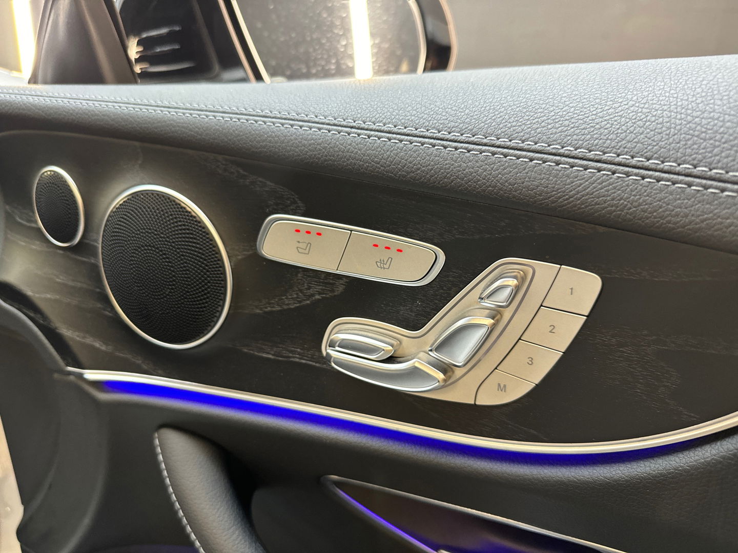 Mercedes-Benz E-Klasse Cabrio 220 d Premium+ AMG Memory|HuD