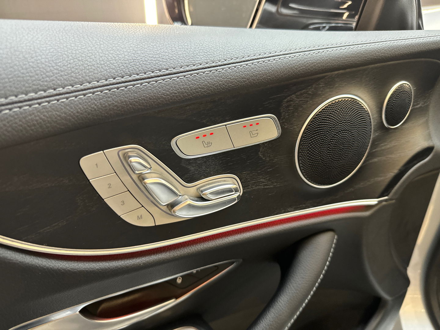 Mercedes-Benz E-Klasse Cabrio 220 d Premium+ AMG Memory|HuD
