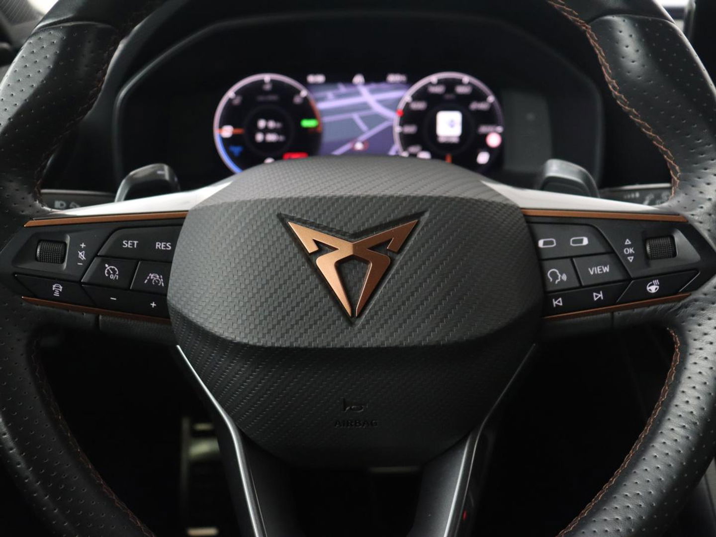 CUPRA Leon 1.4 e-Hybrid VZ Copper Edition | 245pk | Stoel & stuurverwarming | Camera | Carplay | Memory | Sportstoelen | Navigatie | Full LED | Keyless | PHEV