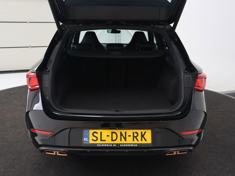 CUPRA Leon 1.4 e-Hybrid VZ Copper Edition | 245pk | Stoel & stuurverwarming | Camera | Carplay | Memory | Sportstoelen | Navigatie | Full LED | Keyless | PHEV