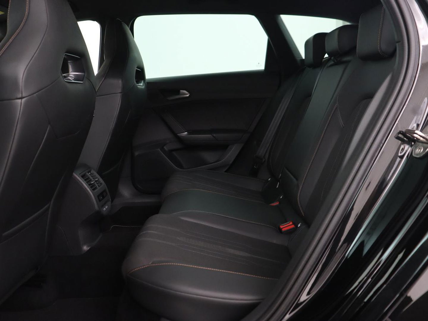 CUPRA Leon 1.4 e-Hybrid VZ Copper Edition | 245pk | Stoel & stuurverwarming | Camera | Carplay | Memory | Sportstoelen | Navigatie | Full LED | Keyless | PHEV