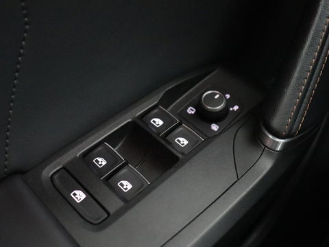 CUPRA Leon 1.4 e-Hybrid VZ Copper Edition | 245pk | Stoel & stuurverwarming | Camera | Carplay | Memory | Sportstoelen | Navigatie | Full LED | Keyless | PHEV