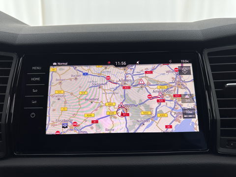 Škoda Kodiaq 1.5 TSI Sportline Business Aut. *PANO | LEATHER-ALCANTARA | FULL-LED | ADAPTIVE-CRUISE | BLIND-SPOT | MEMORY-PACK | CANTON-SOUND | CAMERA | KEYLESS | DIGI-COCKPIT | SPORT/HEATED-SEATS | DAB+ | AMBIENT-LIGHT | CARBON |
