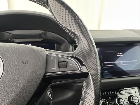 Škoda Kodiaq 1.5 TSI Sportline Business Aut. *PANO | LEATHER-ALCANTARA | FULL-LED | ADAPTIVE-CRUISE | BLIND-SPOT | MEMORY-PACK | CANTON-SOUND | CAMERA | KEYLESS | DIGI-COCKPIT | SPORT/HEATED-SEATS | DAB+ | AMBIENT-LIGHT | CARBON |